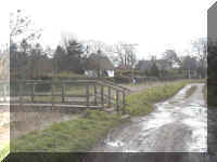 brooksidefromthefootpath.jpg (83642 bytes)