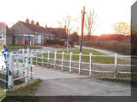 littlegreenbridge.jpg (86809 bytes)